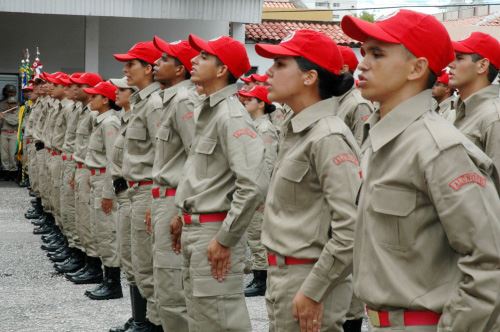 Secretário de Estado assina contratos de 9,5 ME com bombeiros voluntários e municipais